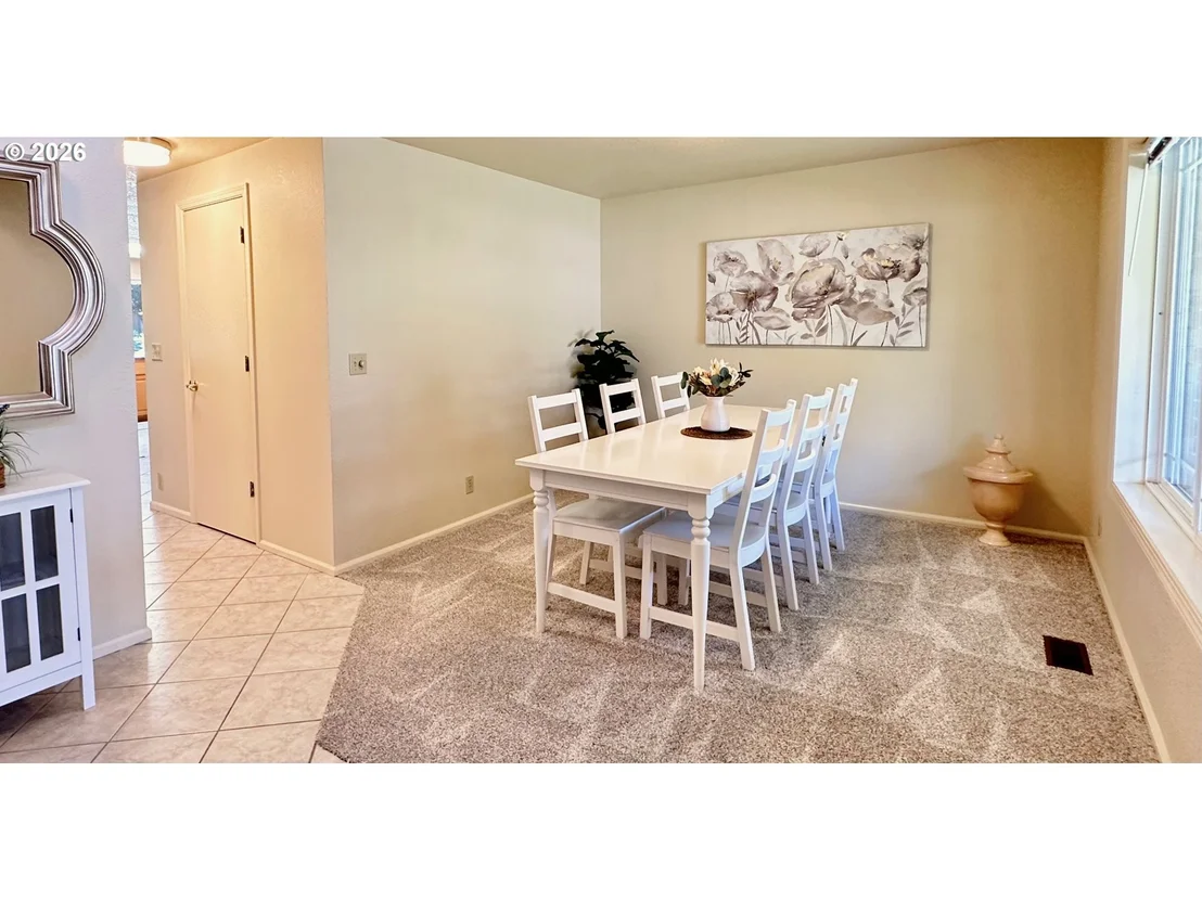 Photo of 1364 VICTORIAN WAY