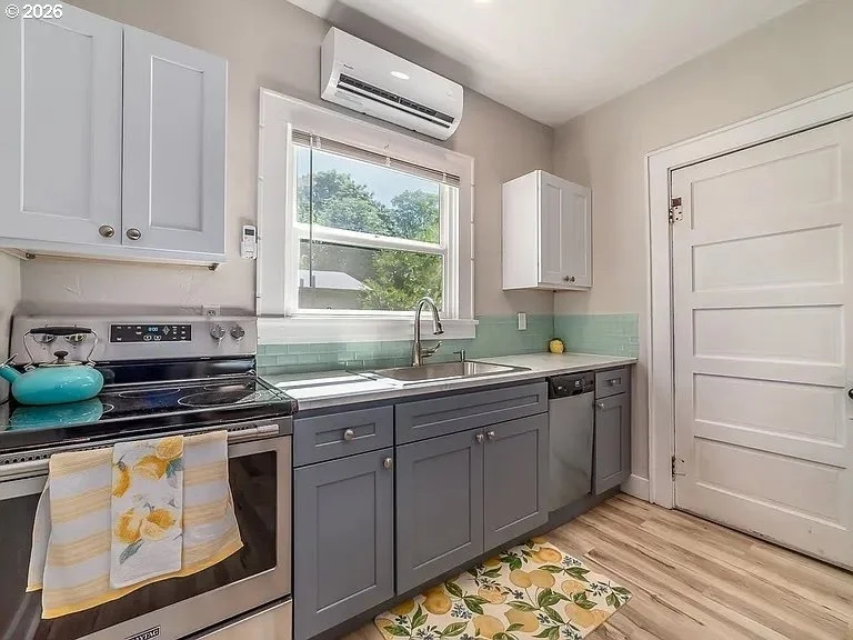Photo of 577 MADISON ST