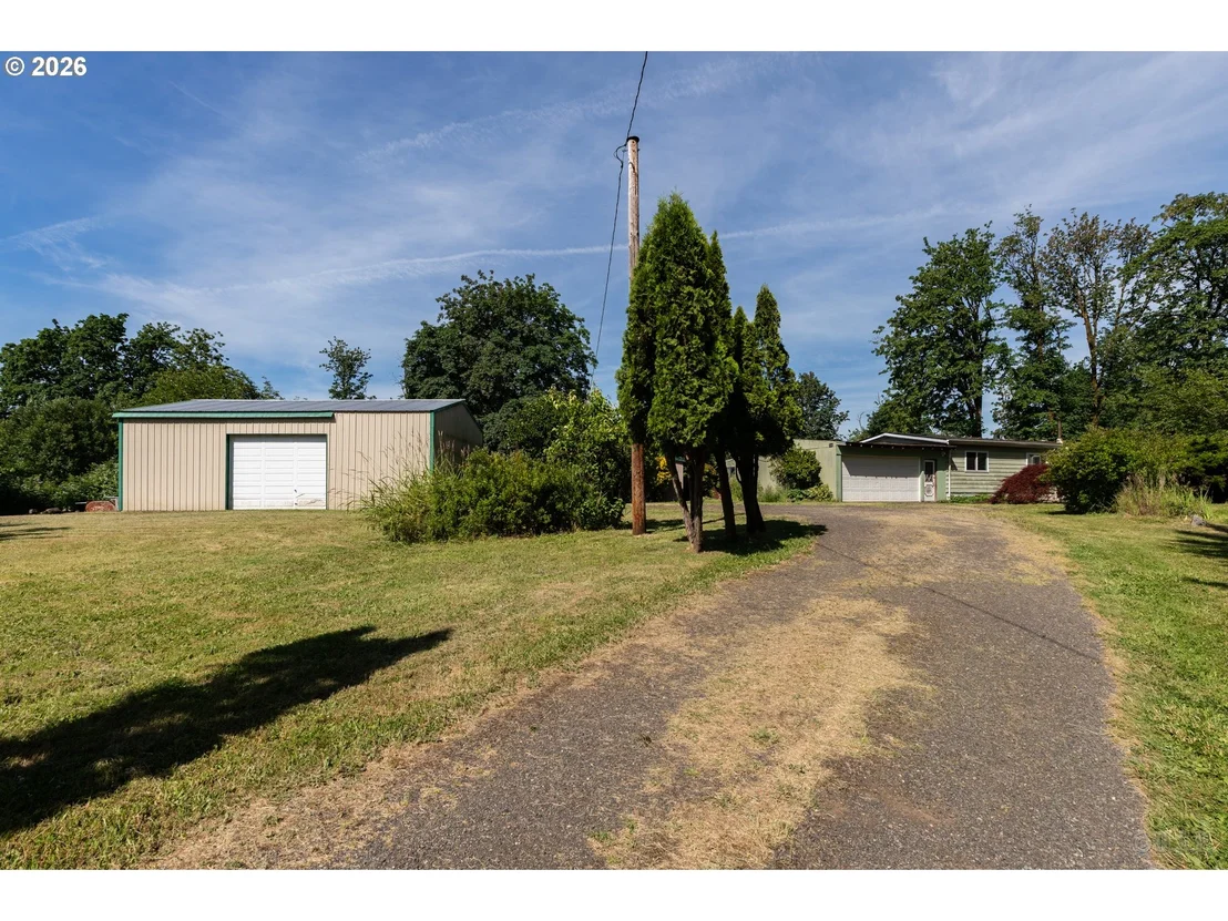 Photo of 66971 MAPLECREST LN
