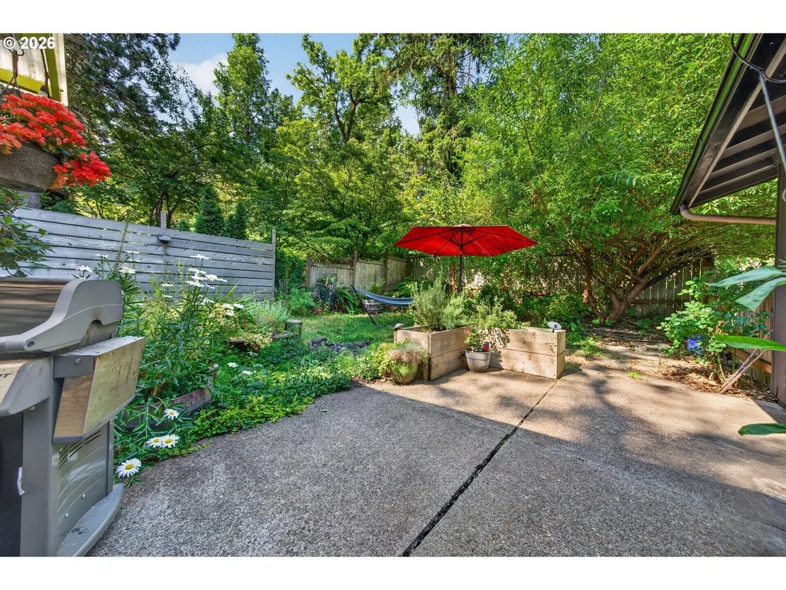 Photo of 390 HUNINGTON AVE