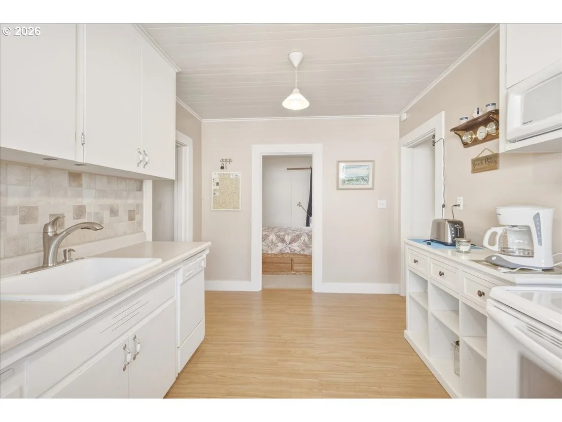Photo of 210 CYPRESS AVE