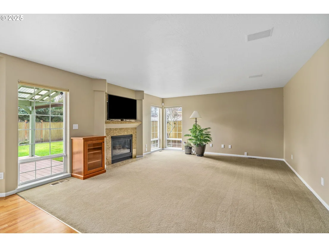 Photo of 54 SILVER OAK DR