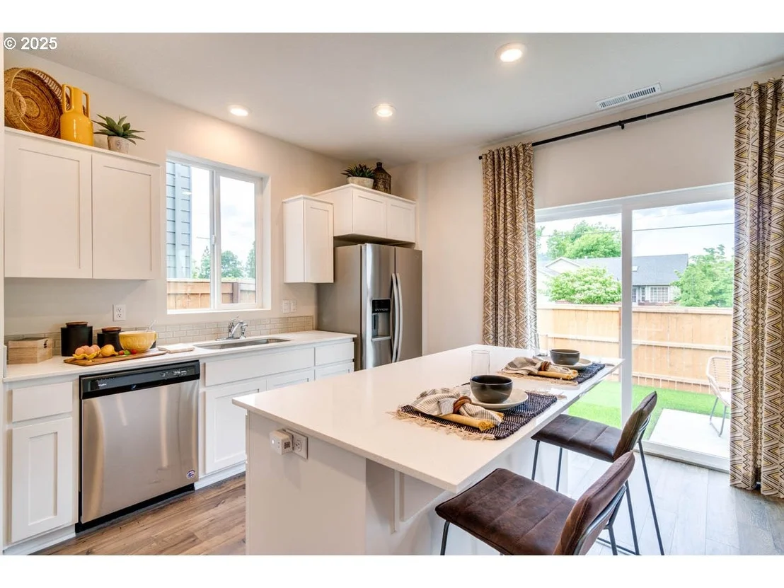 Photo of 431 Pietro ST NE