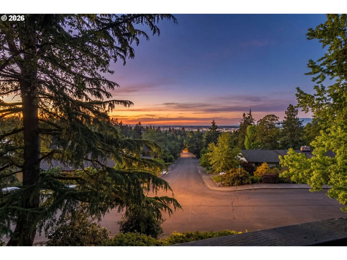 Photo of 2610 HIGHLAND OAKS DR