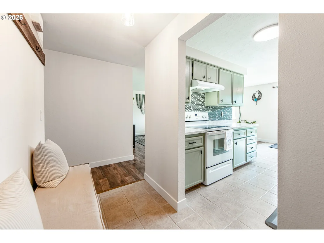 Photo of 1121 CEDAR PL