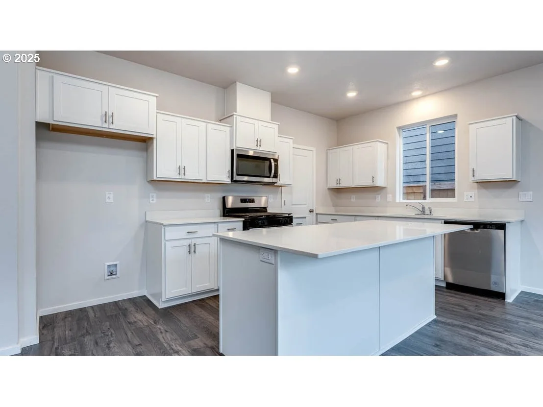 Photo of 4969 Dilling AVE NE