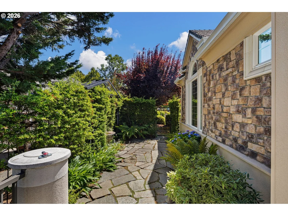 Photo of 2663 RIDGEMONT DR