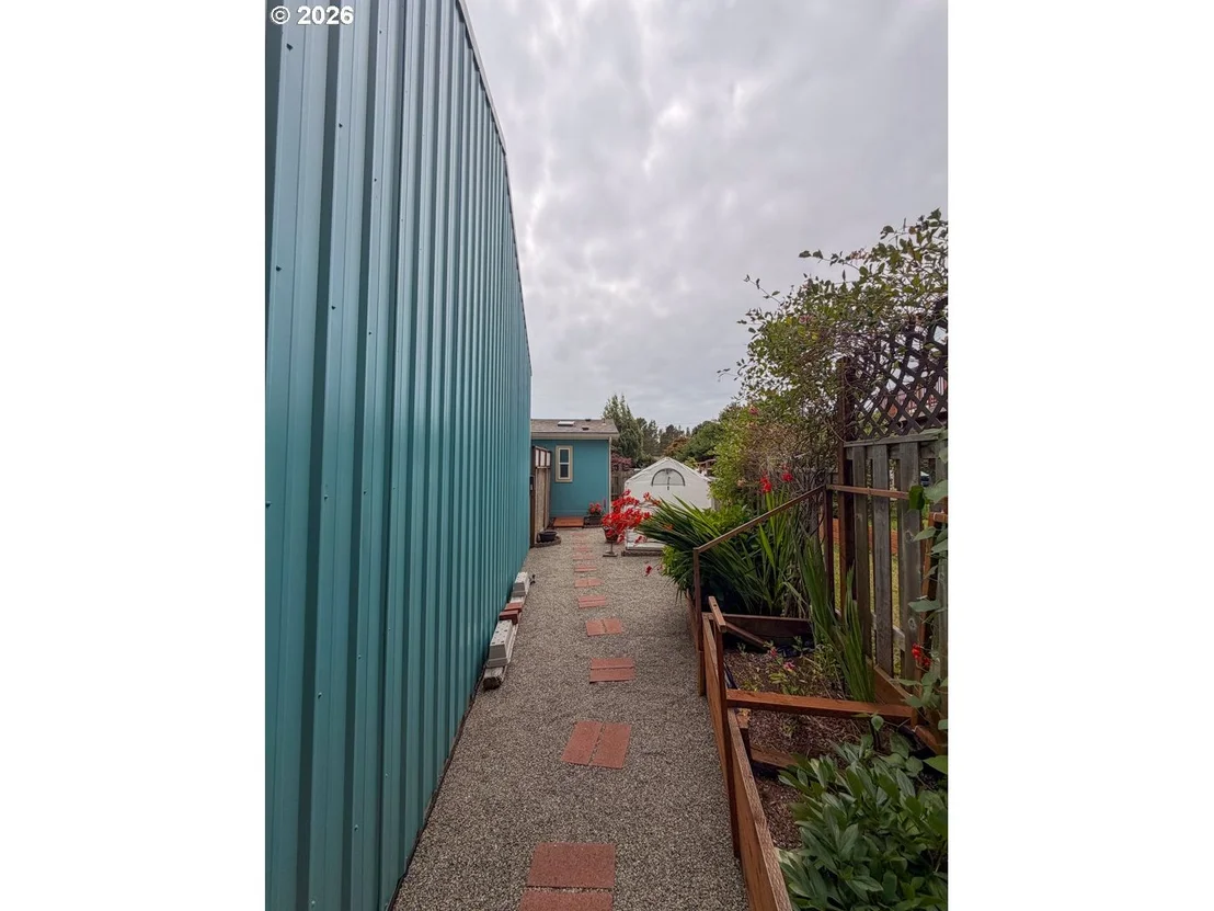 Photo of 600 TIARA ST