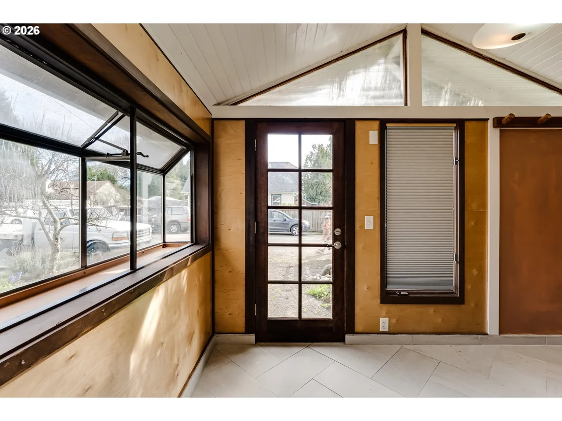 Photo of 111 HOLEMAN AVE