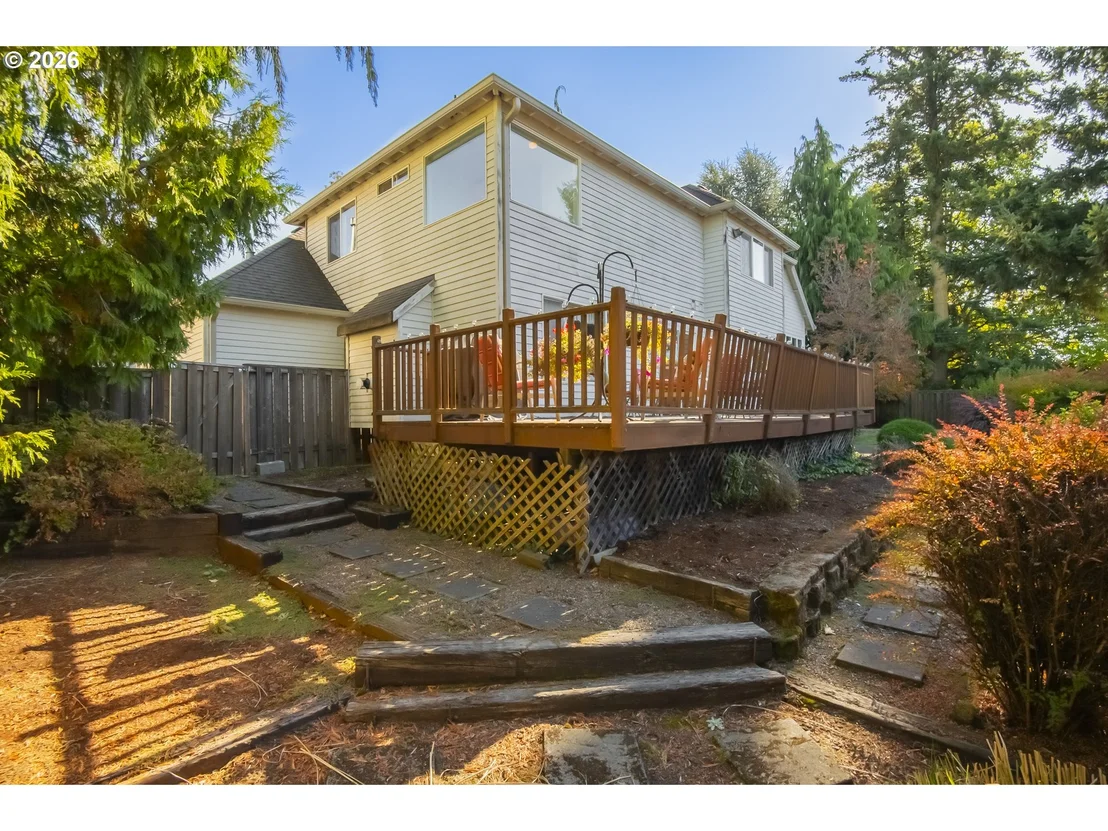 Photo of 501 NW MAWRCREST PL
