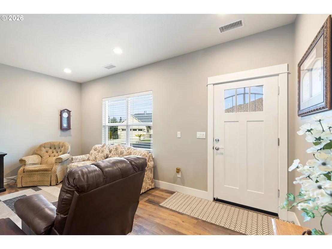 Photo of 582 FAIRWAY ESTATES DR