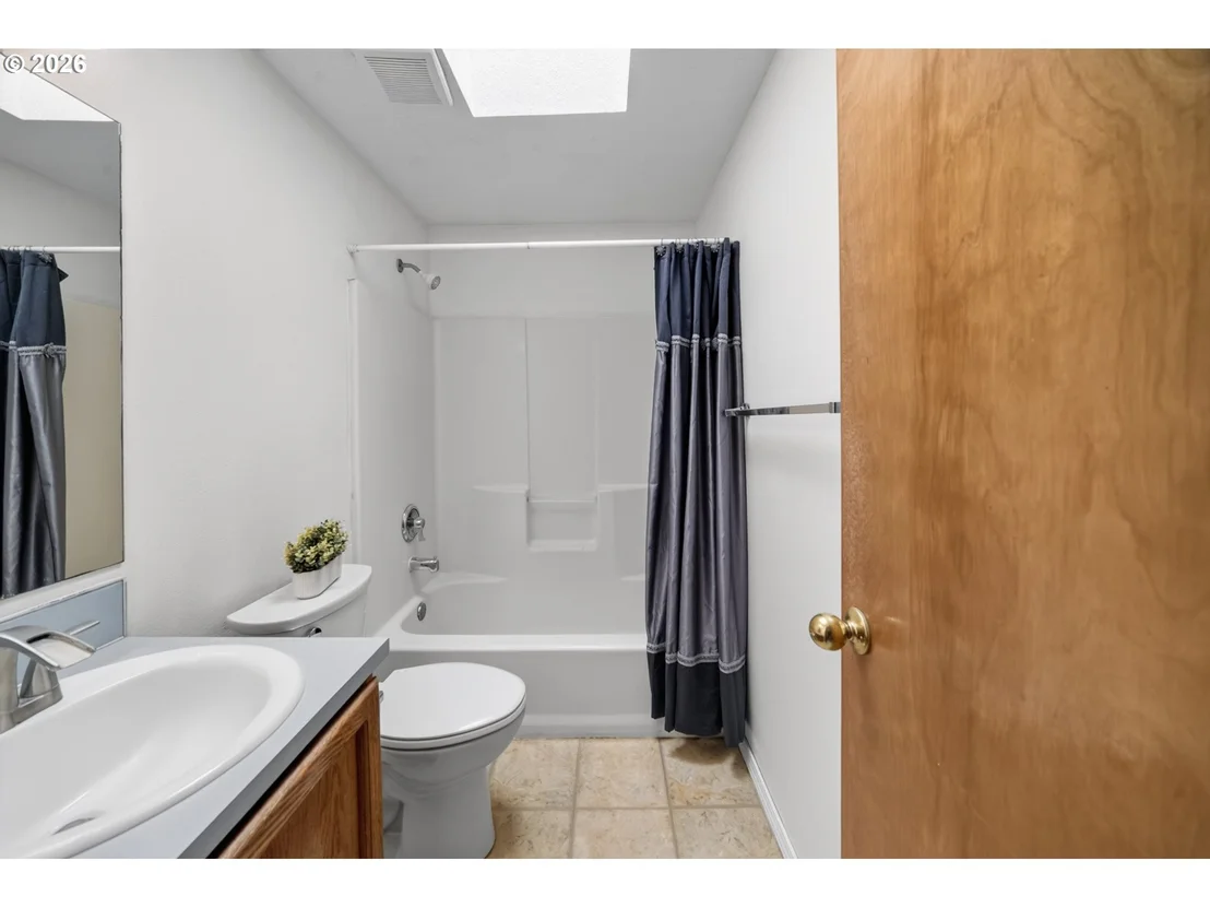 Photo of 212 SUNSET DR