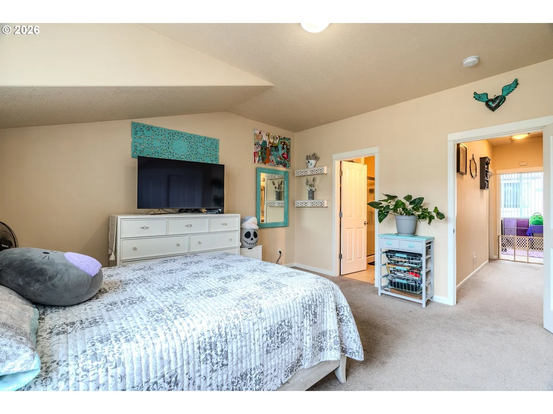 Photo of 866 NW COUNCIL DR