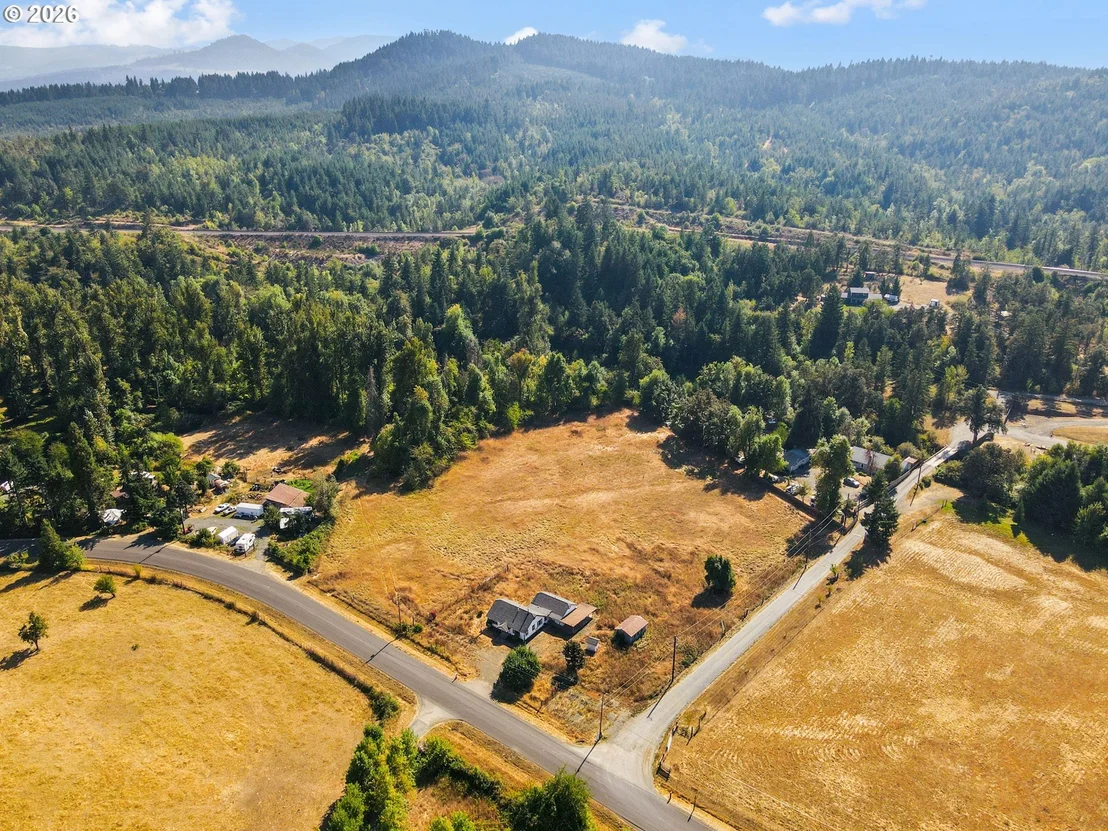 Photo of 38542 DEXTER RD