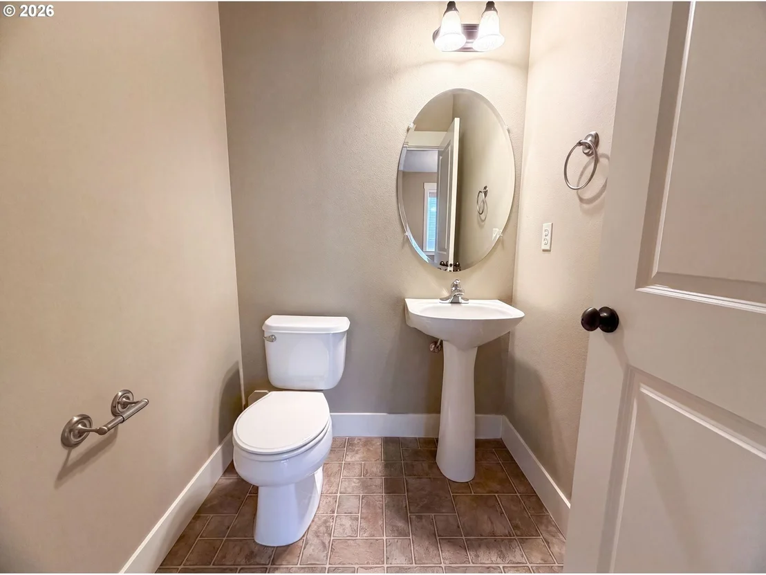 Photo of 39570 WALL ST
