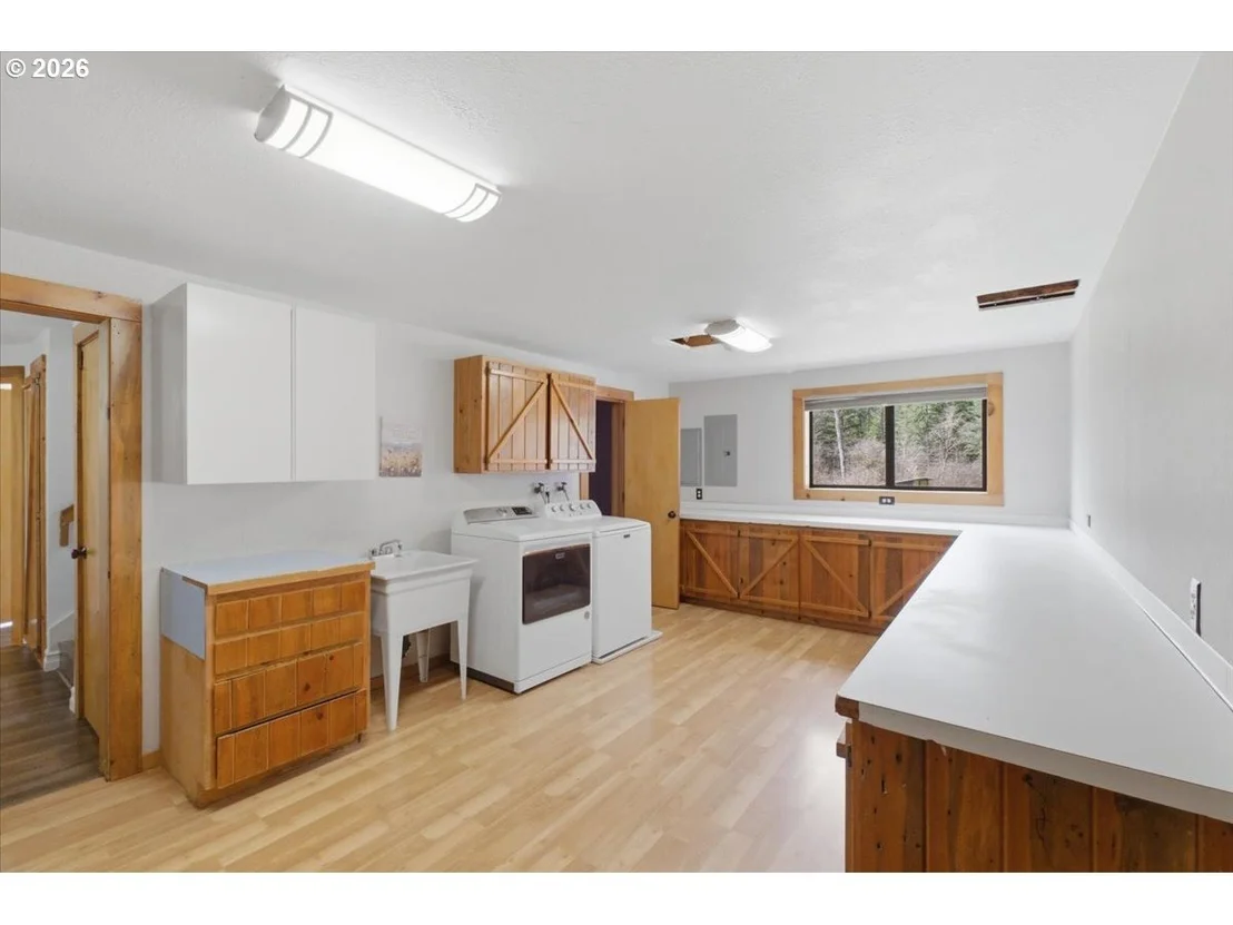 Photo of 40875 PEOPLES DR