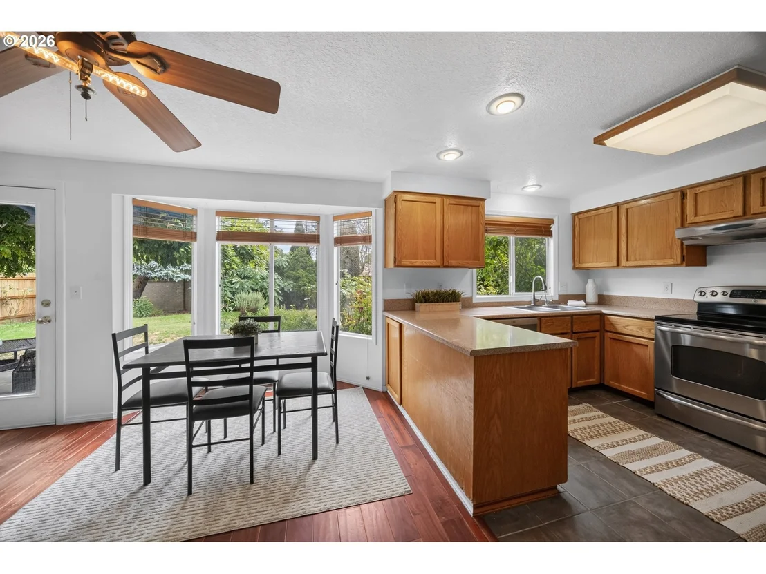 Photo of 212 SUNSET DR