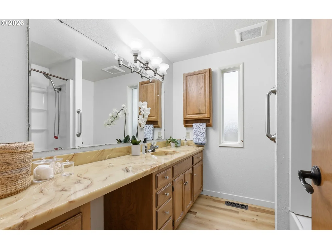 Photo of 460 TIMOTHY ST