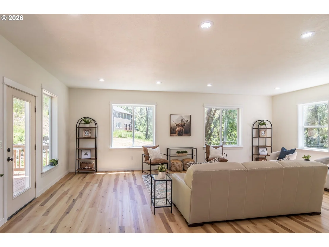 Photo of 492 TERRACE DR
