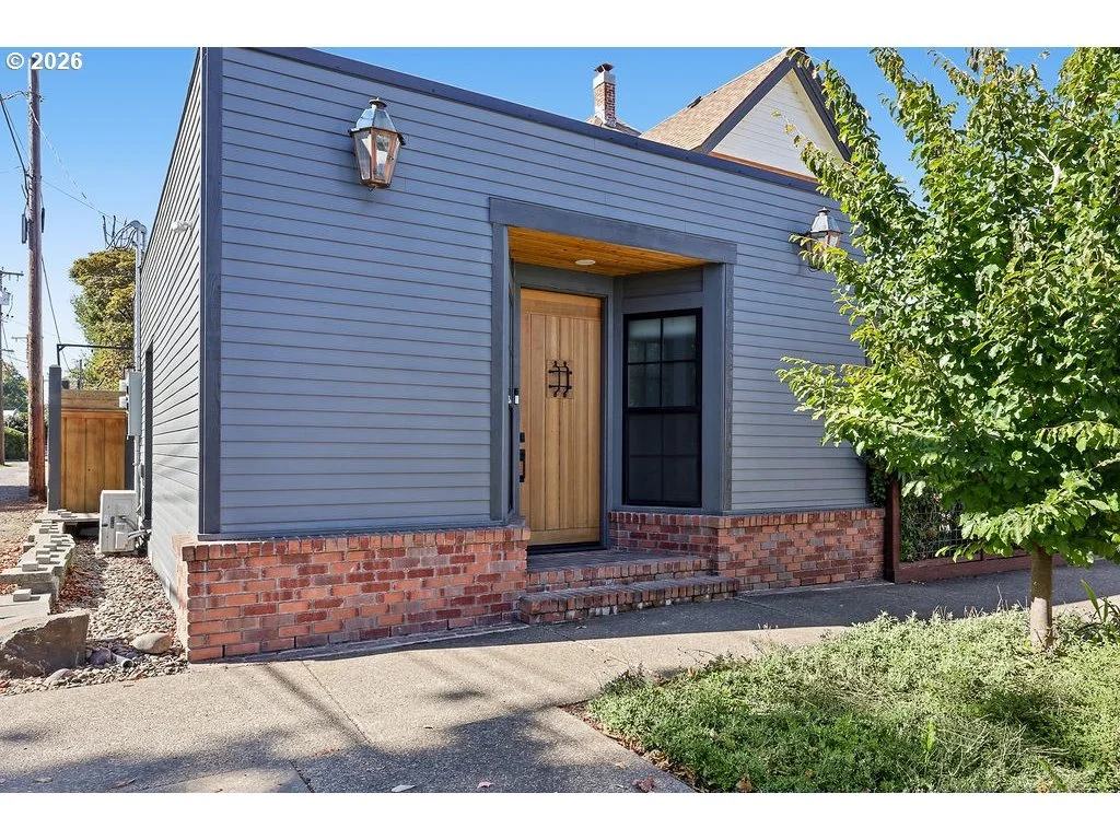 Photo of 436 LINCOLN ST