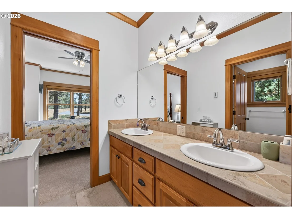 Photo of 17690 Mountain View RD SW
