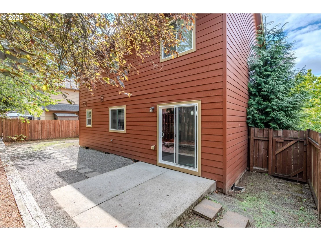 Photo of 2013 NW BELLA VISTA DR