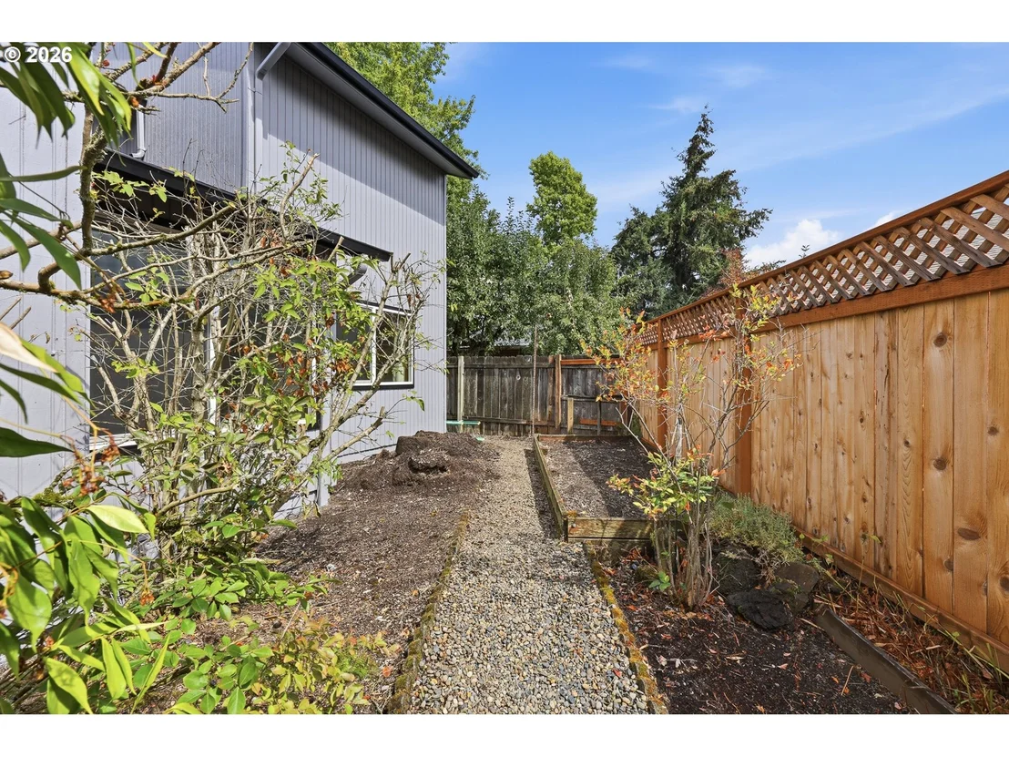 Photo of 460 TIMOTHY ST