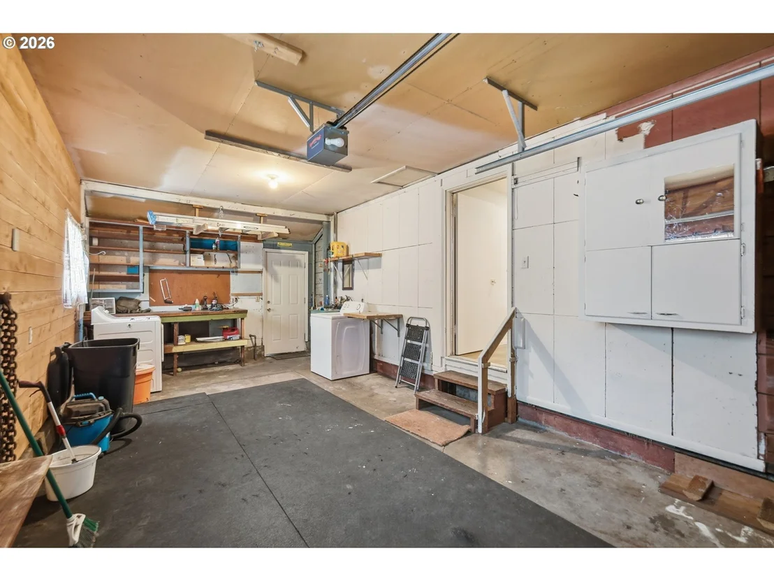 Photo of 605 KOURT DR
