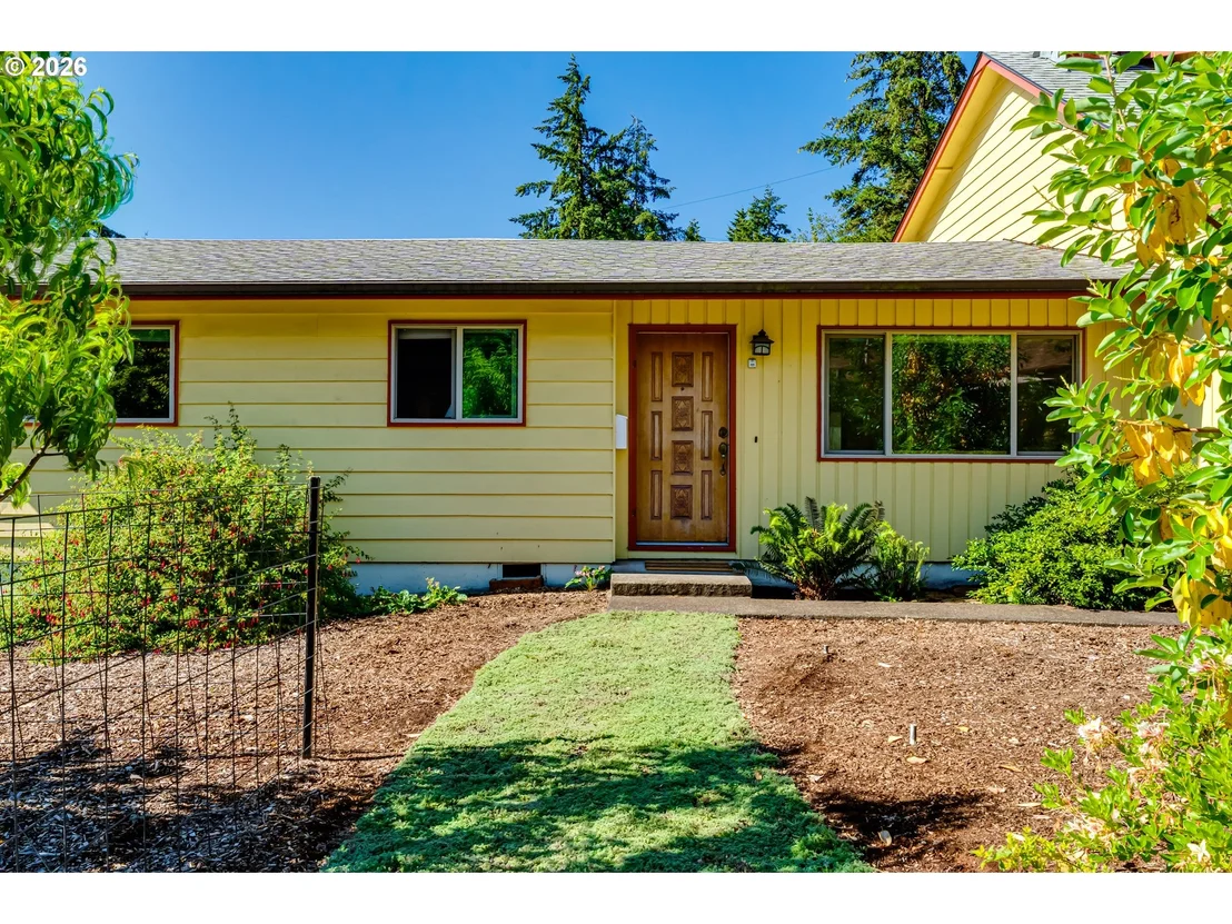 Photo of 450 W 28TH AVE