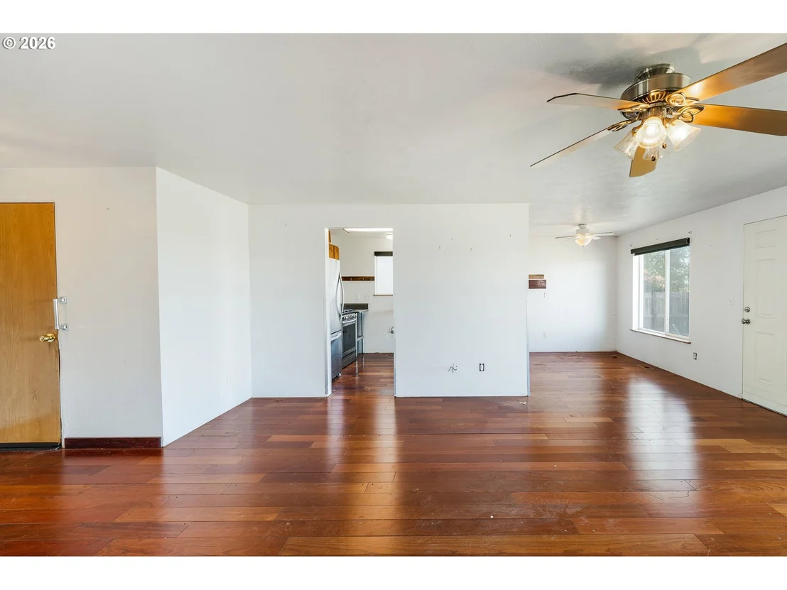 Photo of 668 EGRET AVE