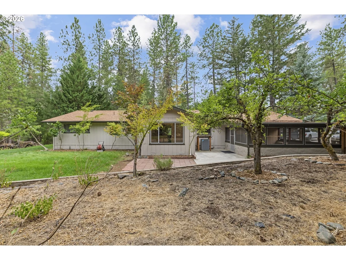 Photo of 135 ROLLING HILLS DR