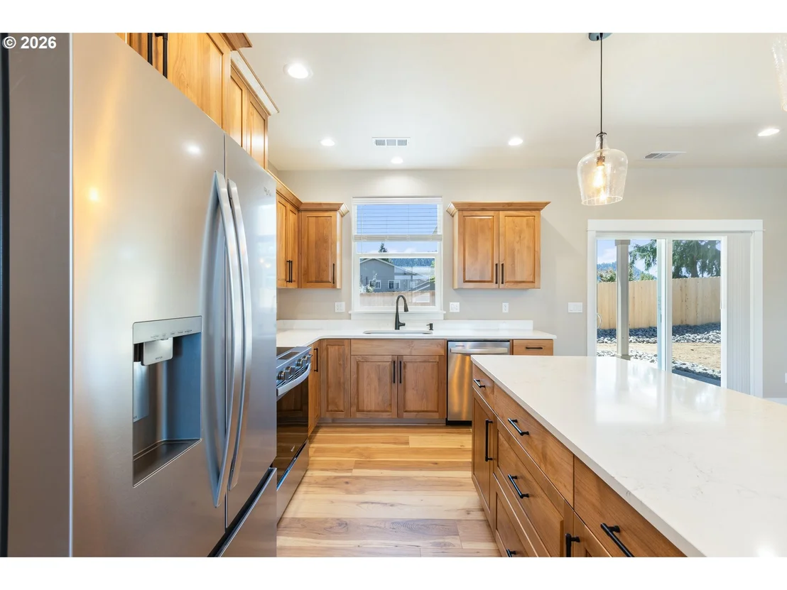 Photo of 265 SE LOGAN ST