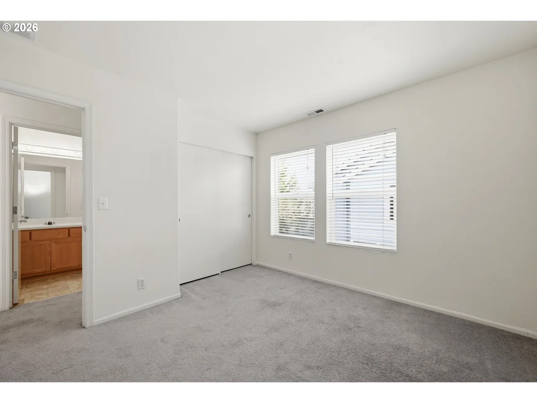 Photo of 1637 HAMLET LN