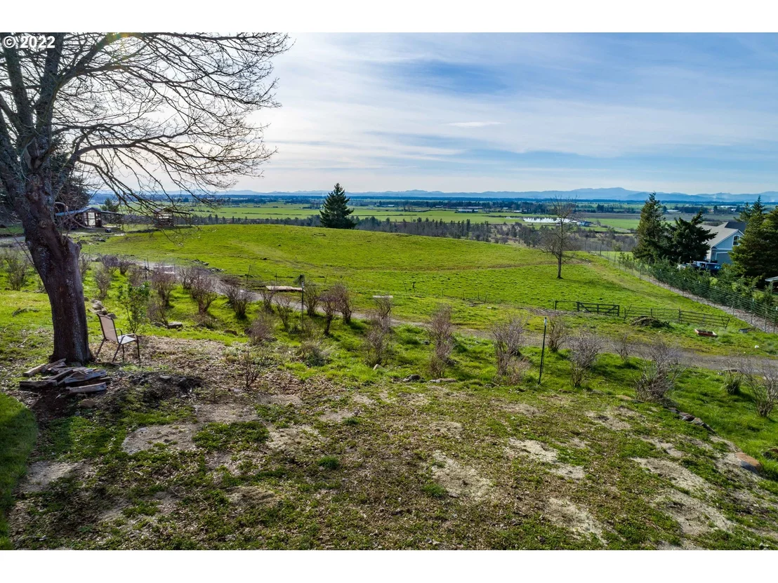 Photo of 33530 MOUNT TOM DR