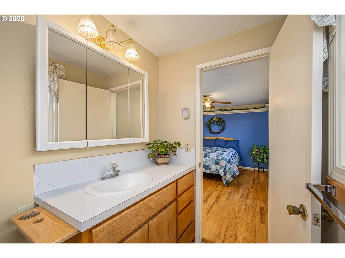 Photo of 6111 THURSTON RD