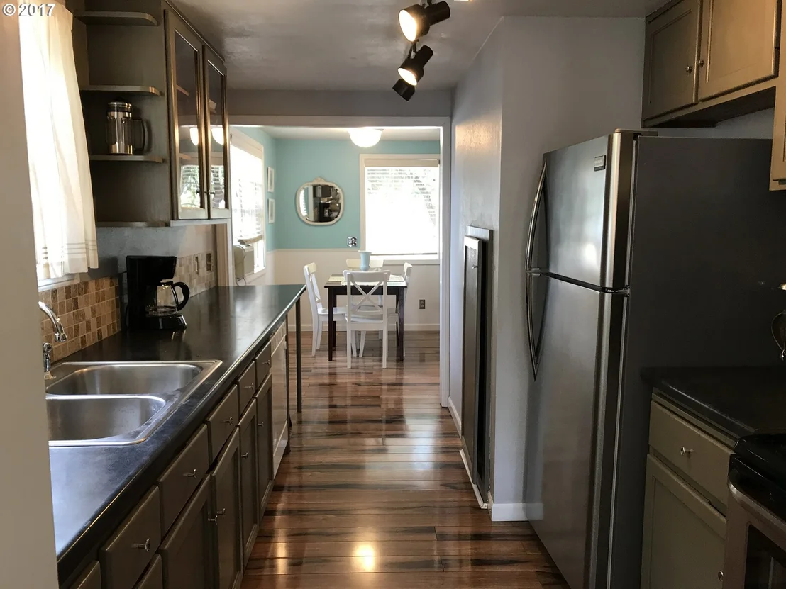 Photo of 1352 MILL ST