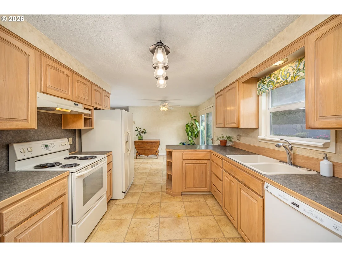 Photo of 6111 THURSTON RD