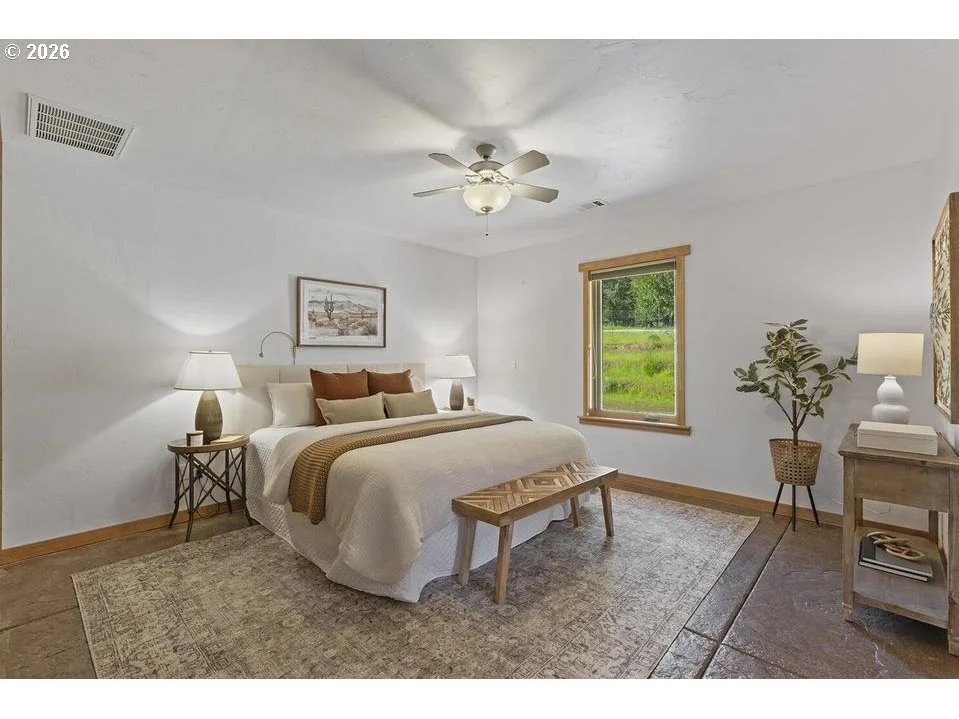 Photo of 1104 1106 Upper Cow Creek RD