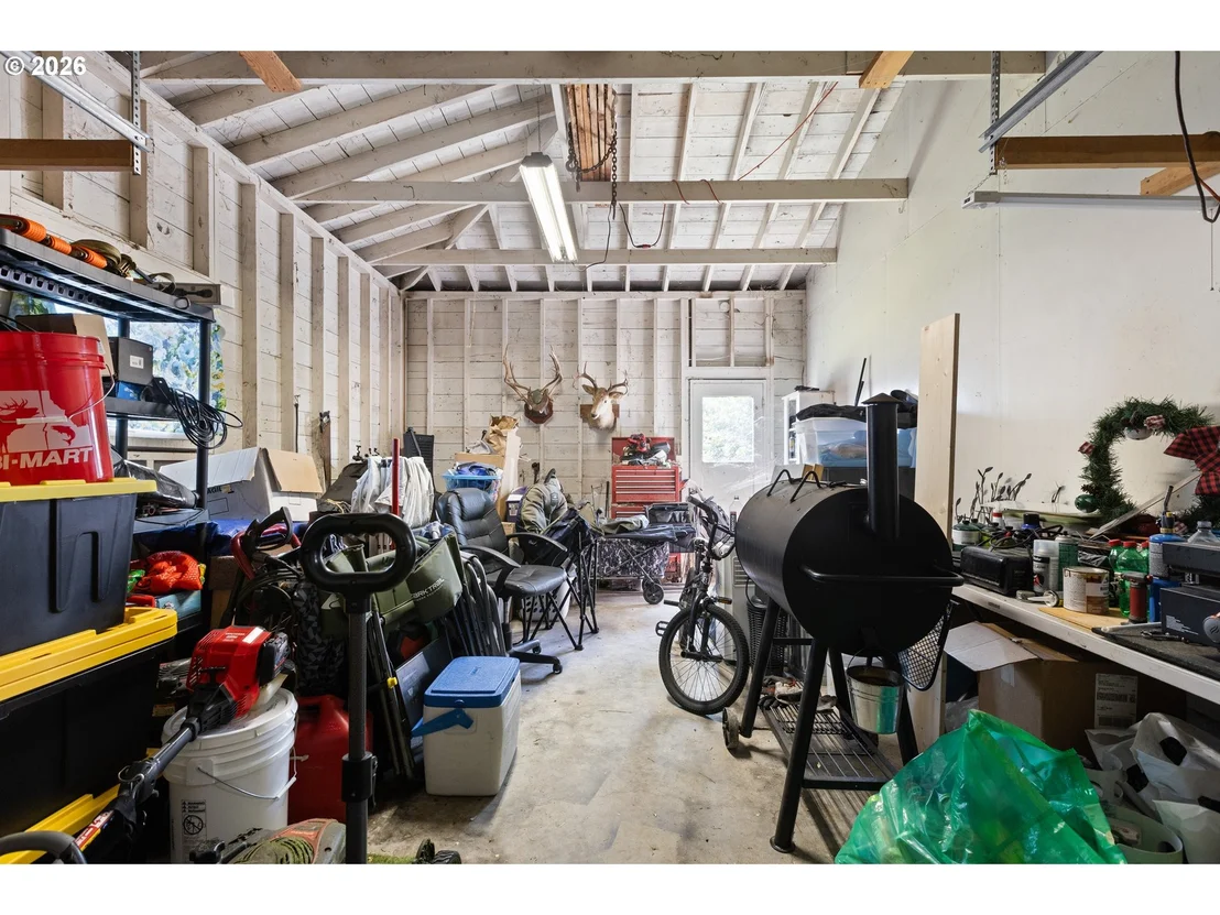 Photo of 311 SE GRAPE AVE