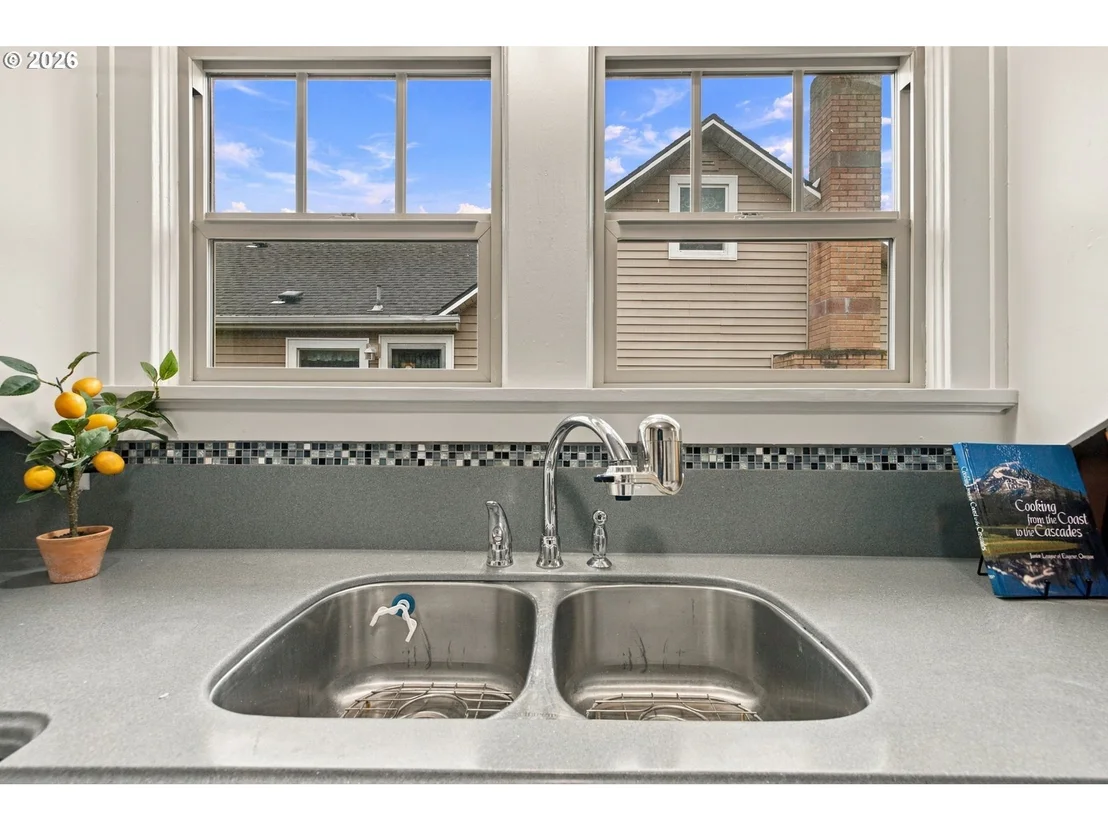 Photo of 352 W M ST