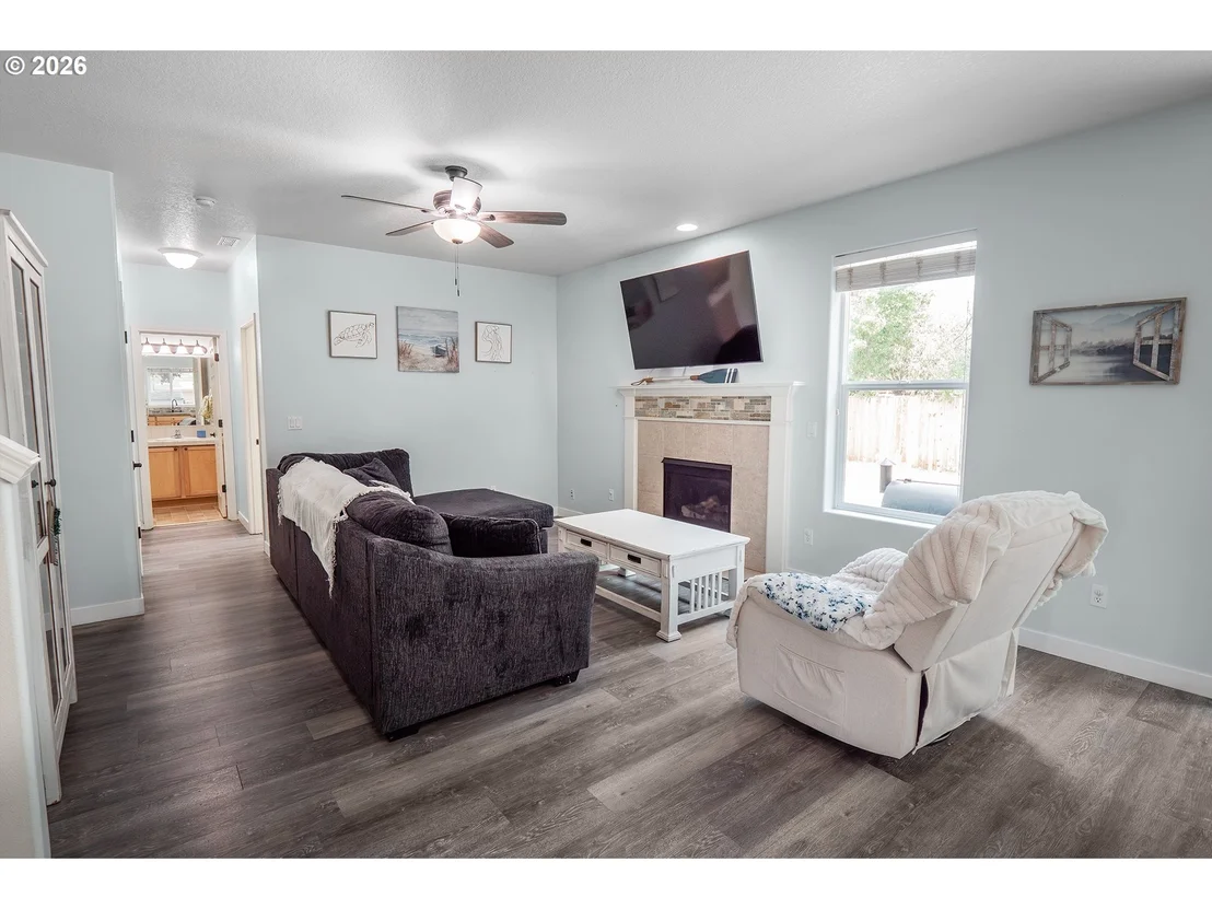 Photo of 1191 HEATHMAN DR