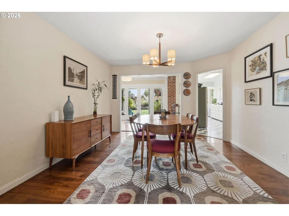 Photo of 28 W 22nd AVE