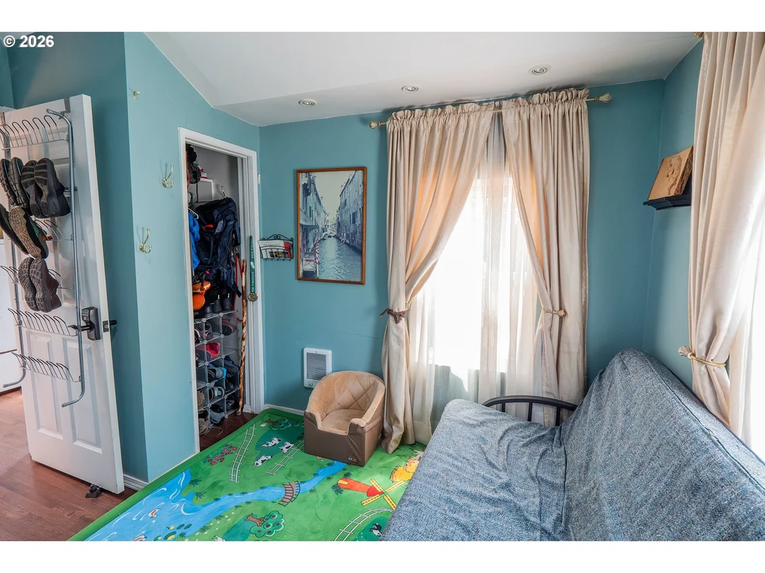 Photo of 60 E 30TH AVE