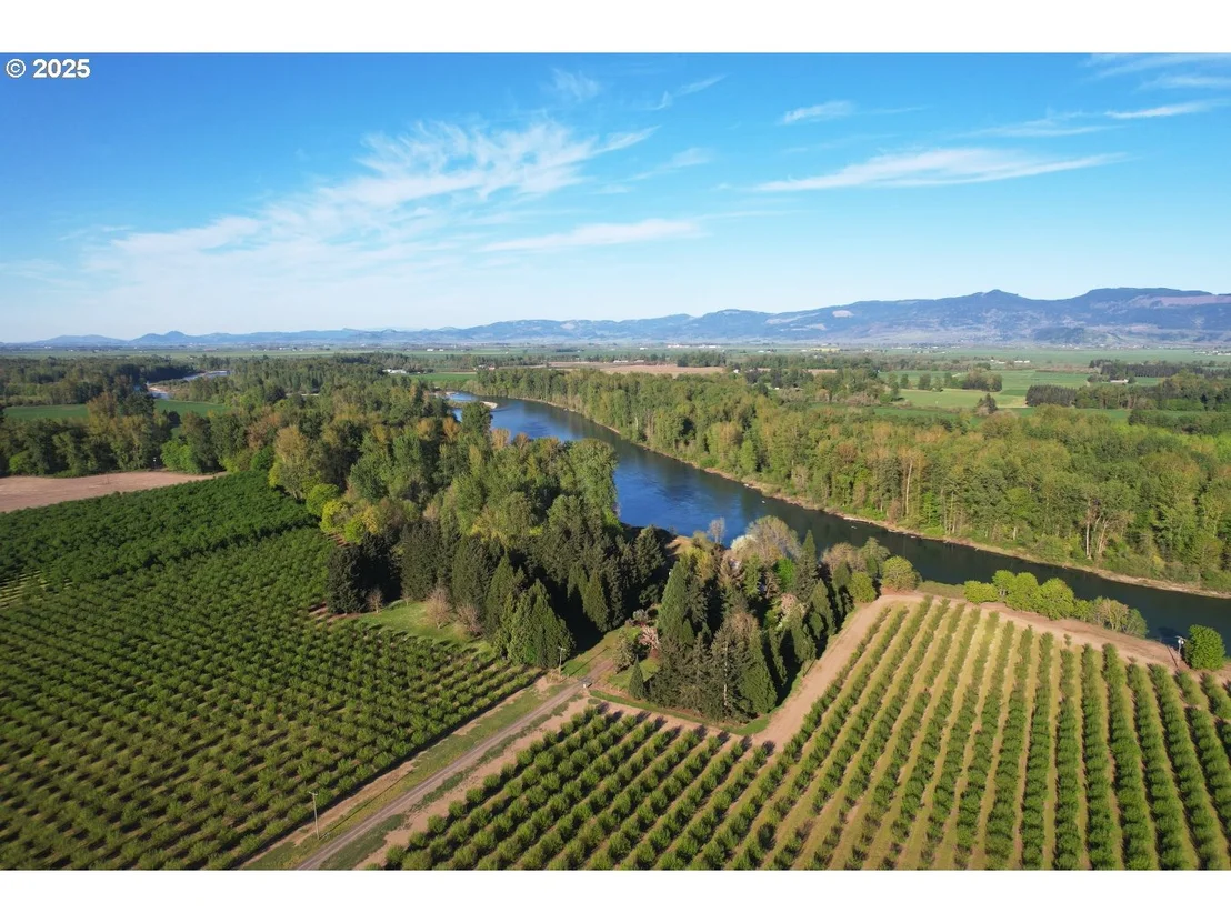 Photo of 93579 RIVER RD
