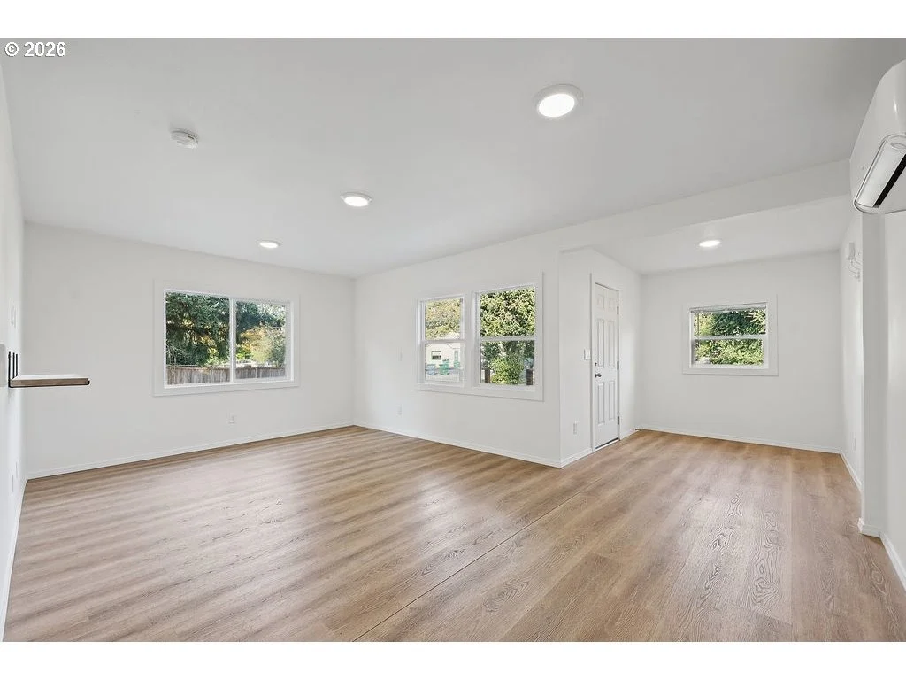 Photo of 140 HANSEN LN