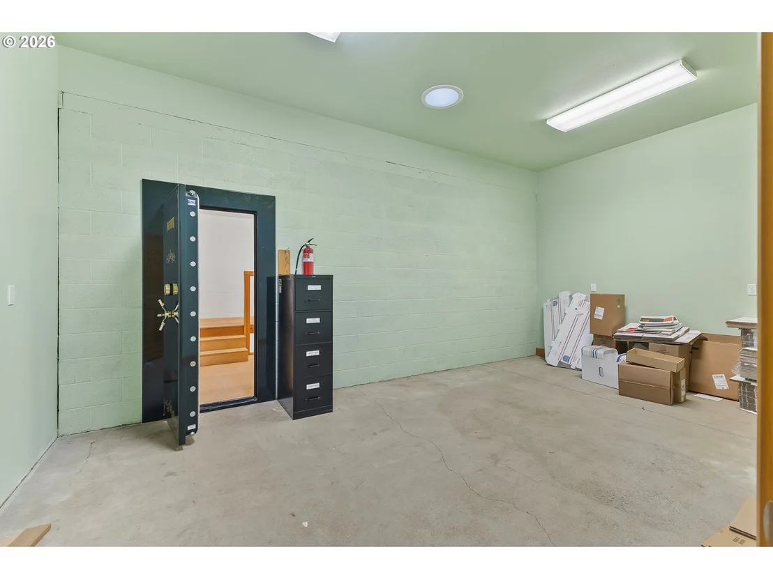 Photo of 711 H AVE