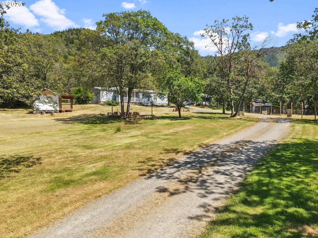 Photo of 235 DEARING WAY