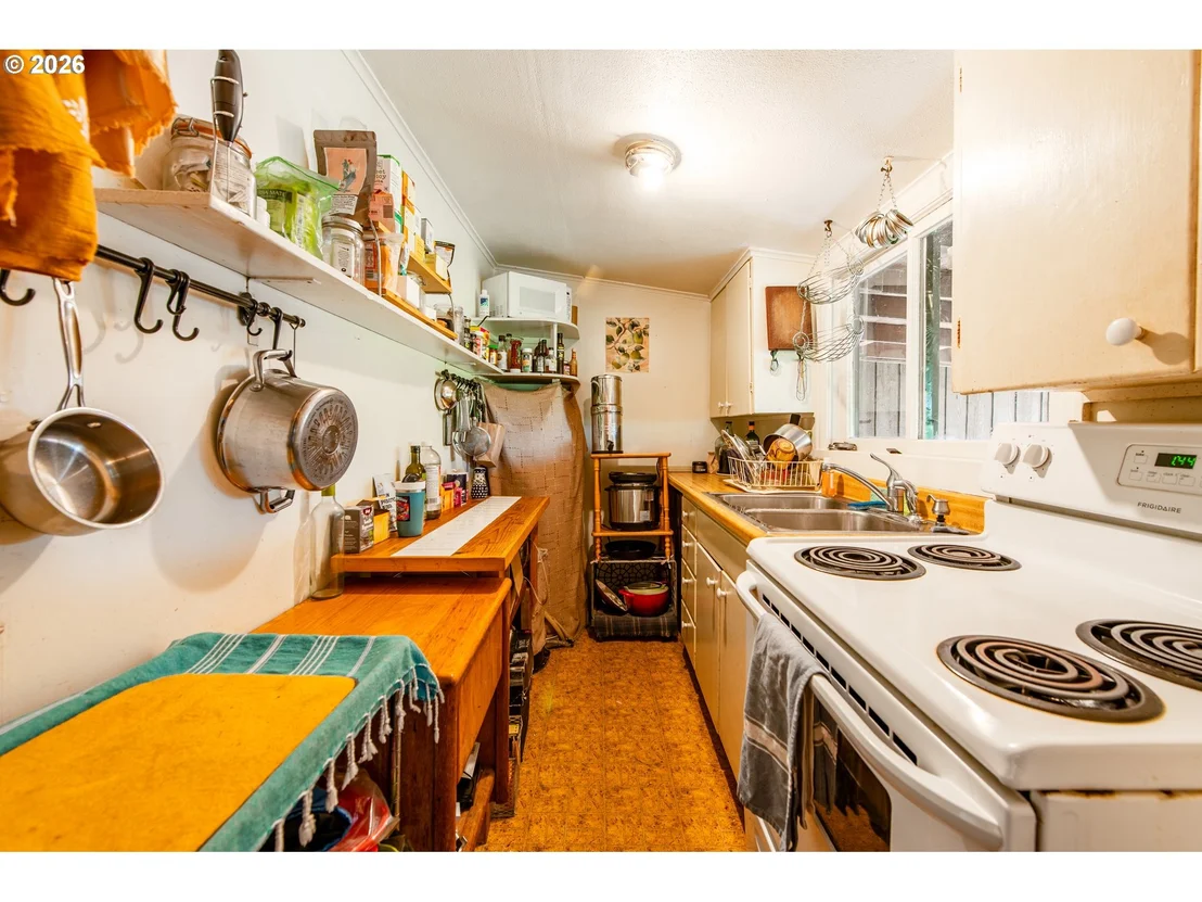 Photo of 441 W D ST