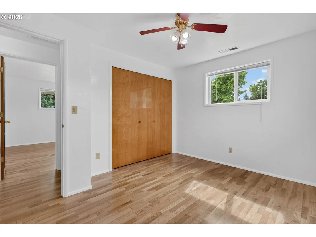 Photo of 447 MAXWELL RD