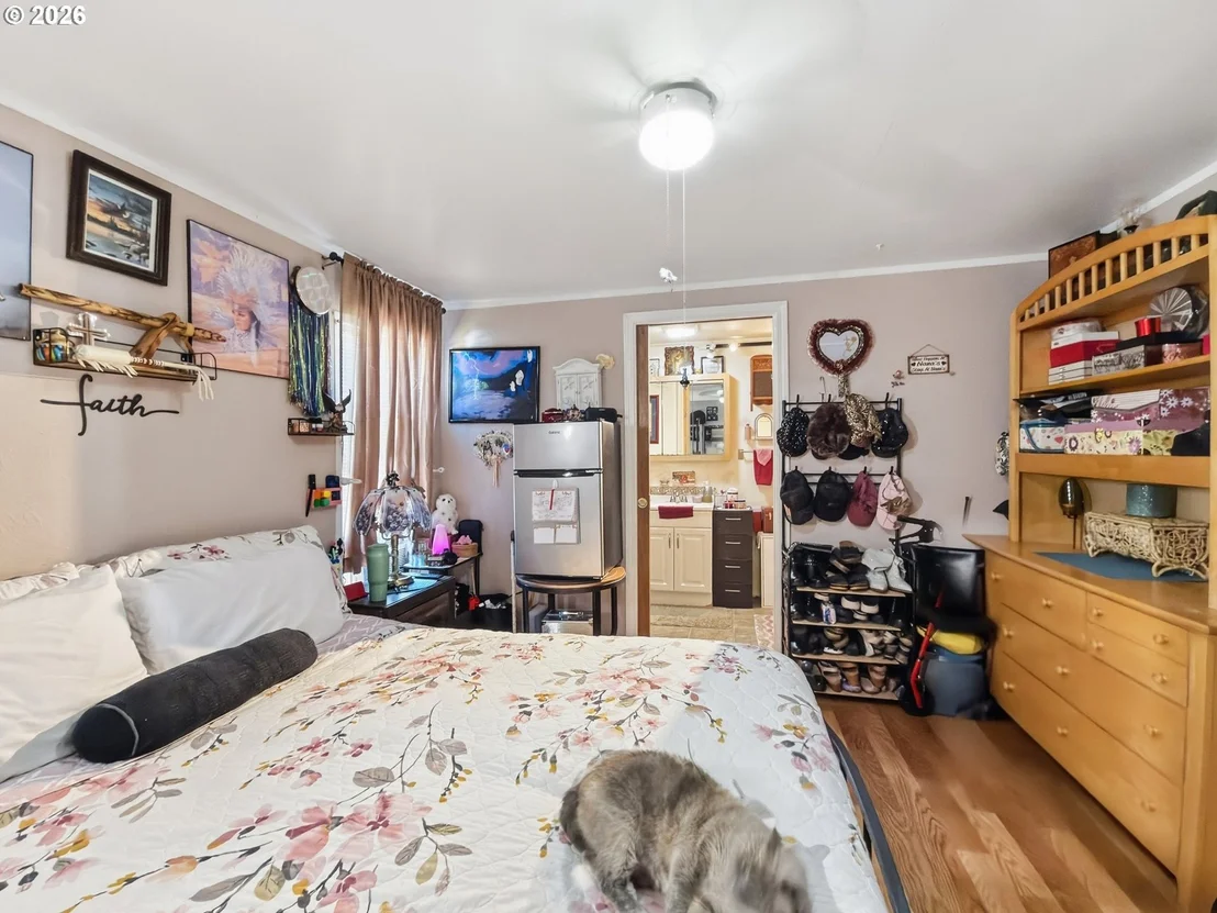 Photo of Unit 39 at 2145 31ST ST